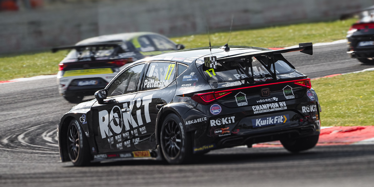 Apoyamos a un equipo de carreras en el prestigioso campeonato BTCC en el Reino Unido